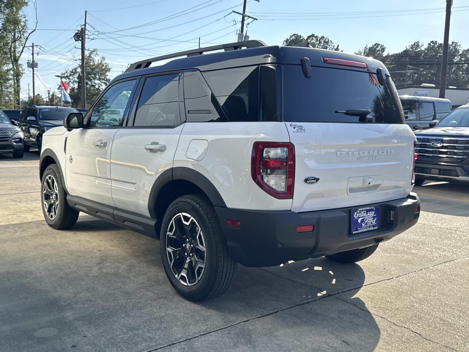2025 Ford Bronco Sport Outer Banks photo 3