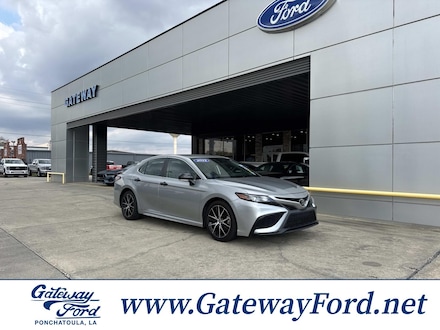 2022 Toyota Camry SE Sedan