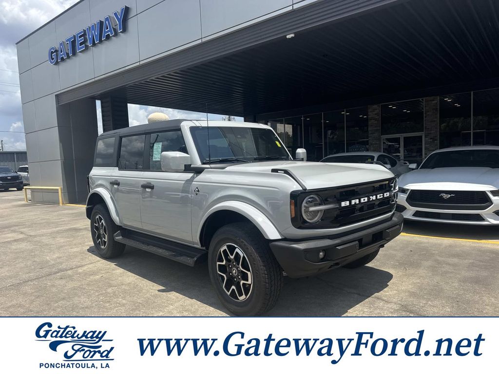 2026 Ford Bronco Outer Banks