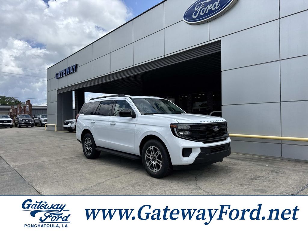 2026 Ford Expedition Active's photo