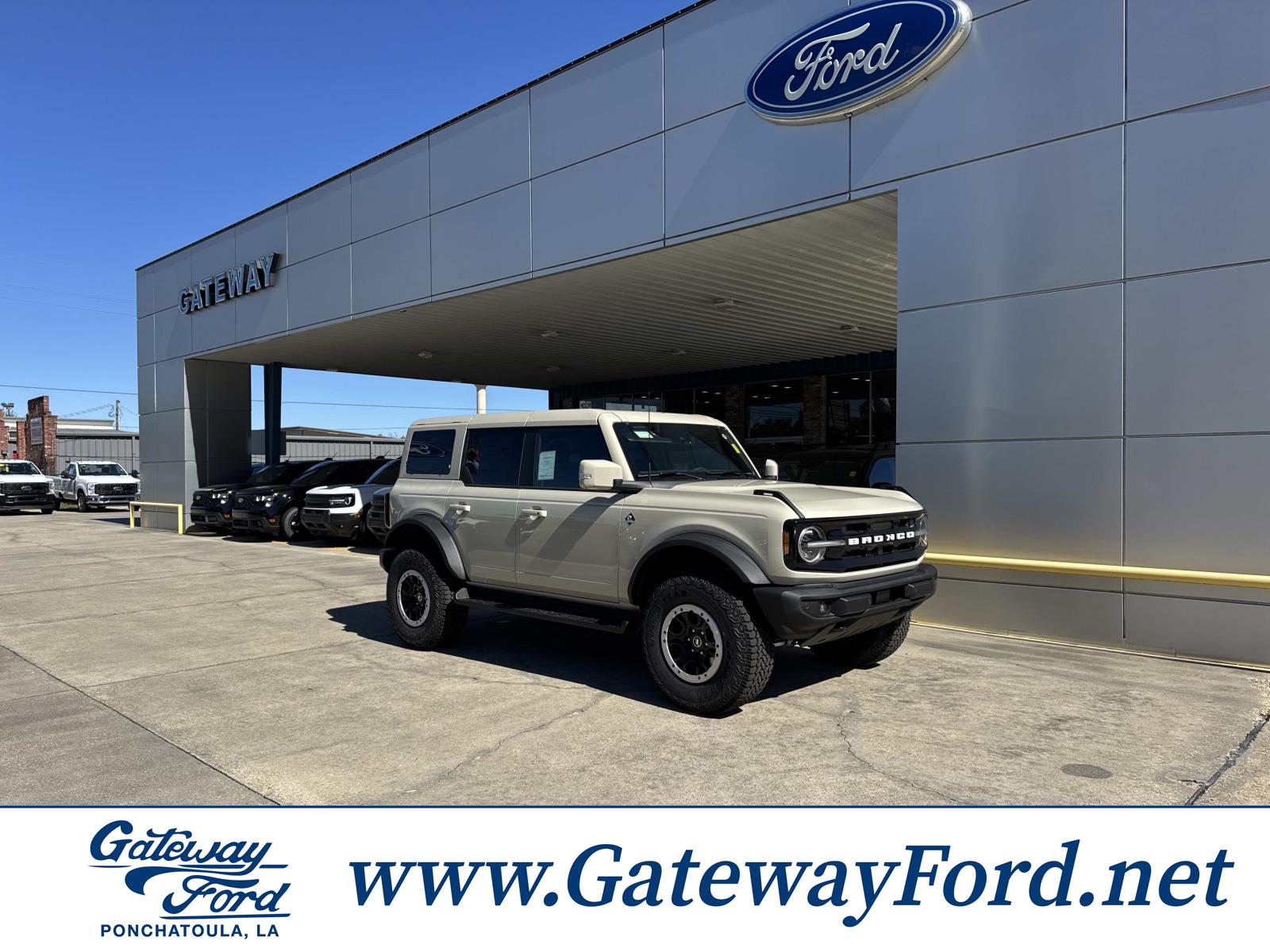 2025 Ford Bronco 4-Door Outer Banks's photo