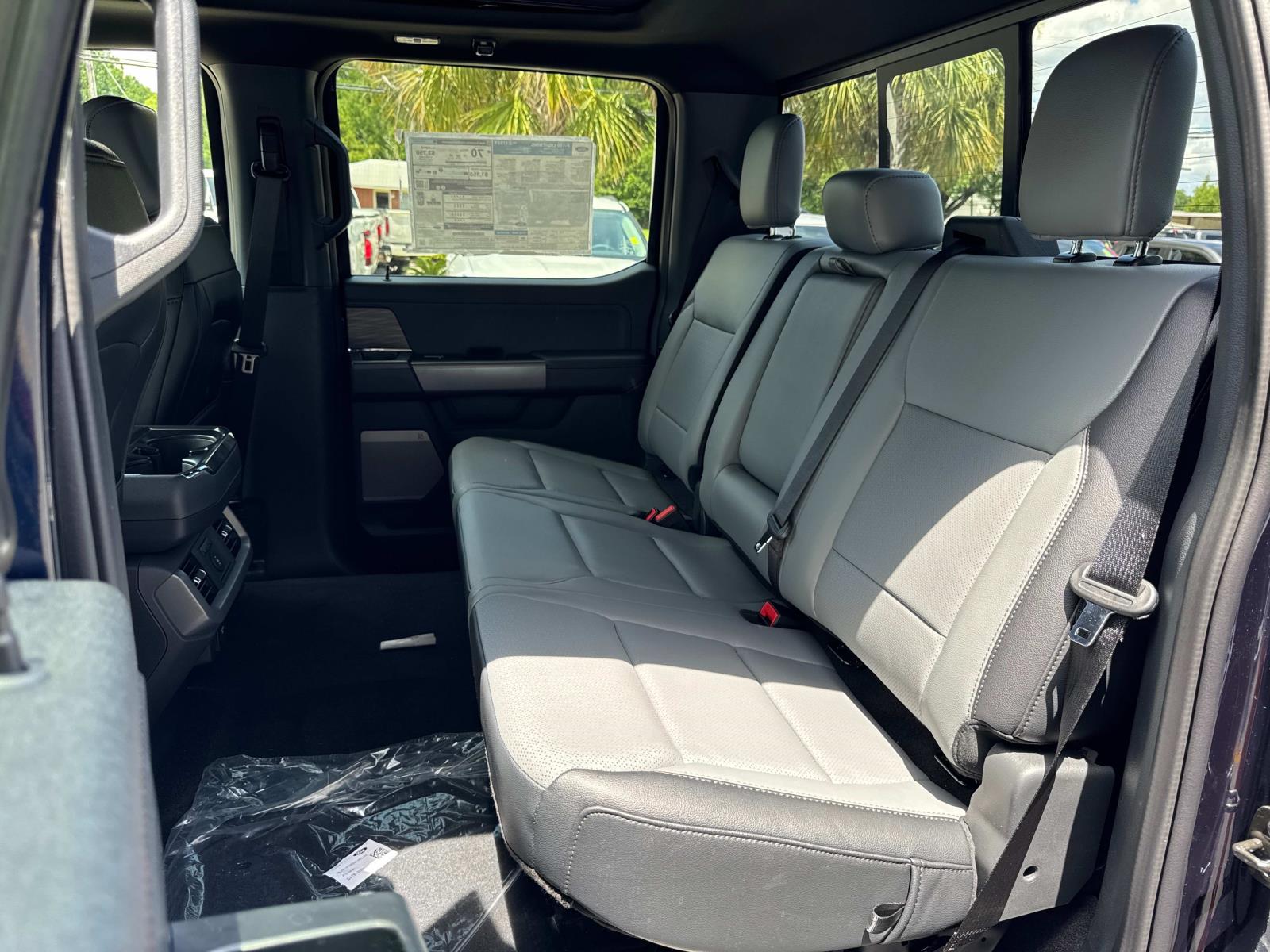 2025 Ford F-150 Lightning Lariat photo 4