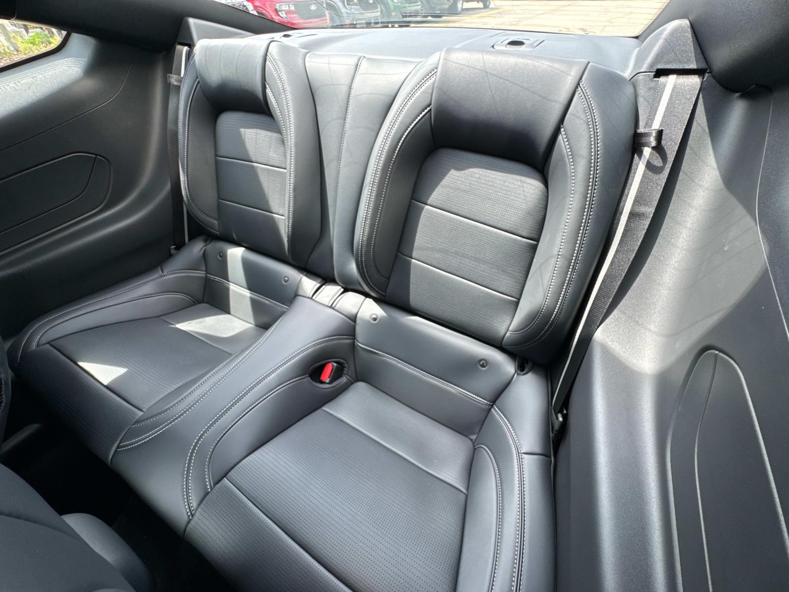 2025 Ford Mustang EcoBoost Premium photo 4