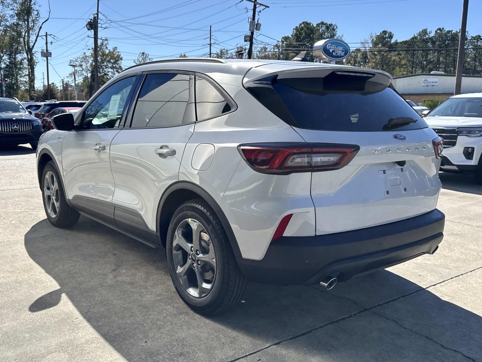 2026 Ford Escape ST-Line photo 3