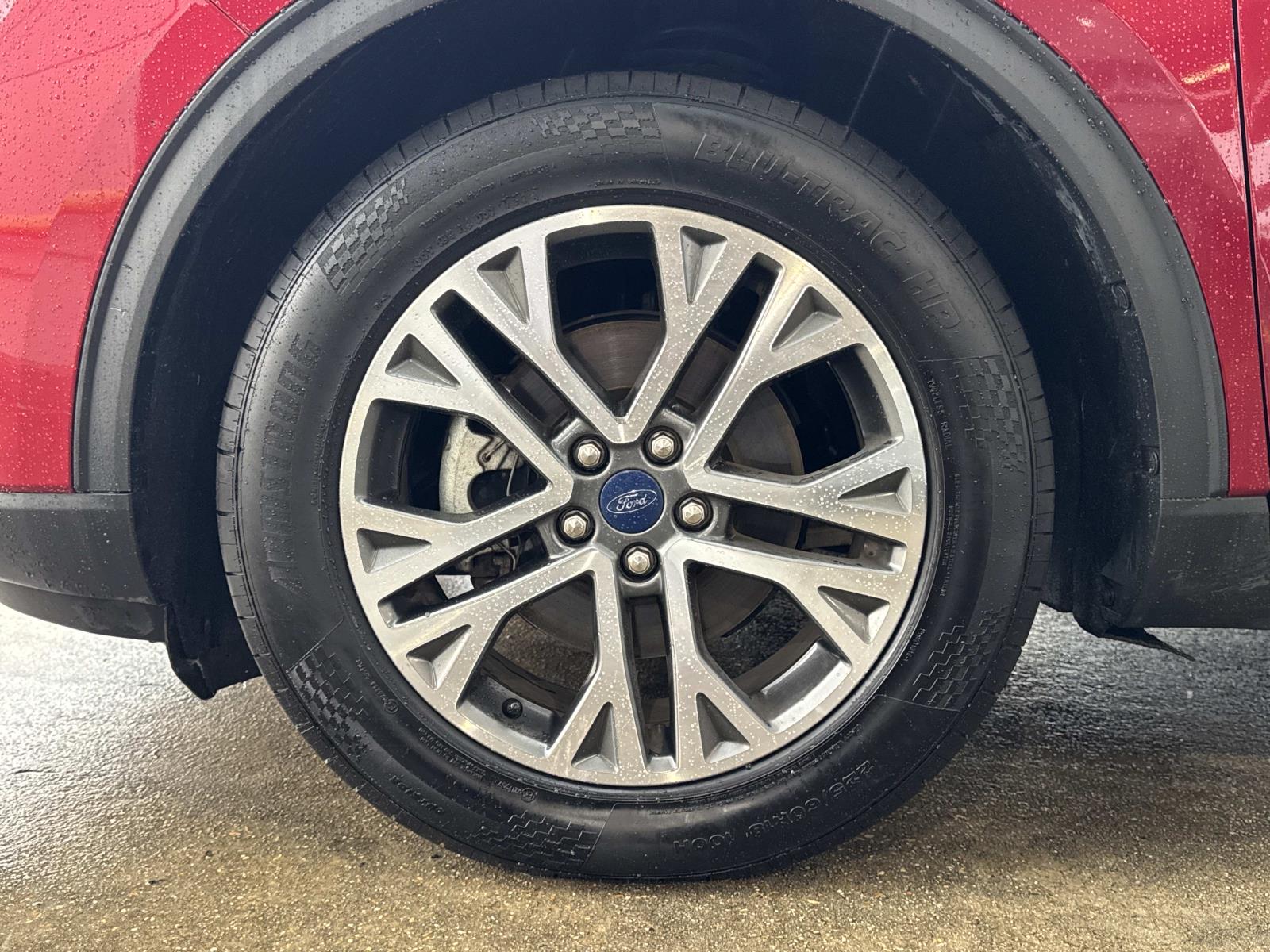2020 Ford Escape SE photo 3