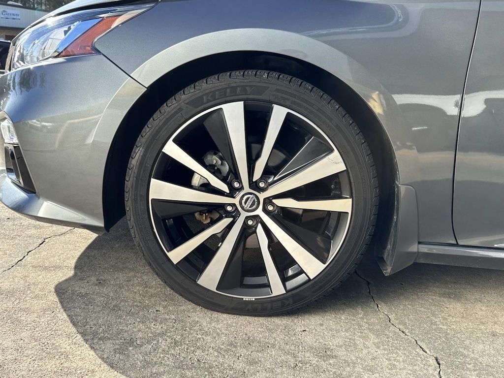 Used 2020 Nissan Altima 2.5 Platinum Sedan Car