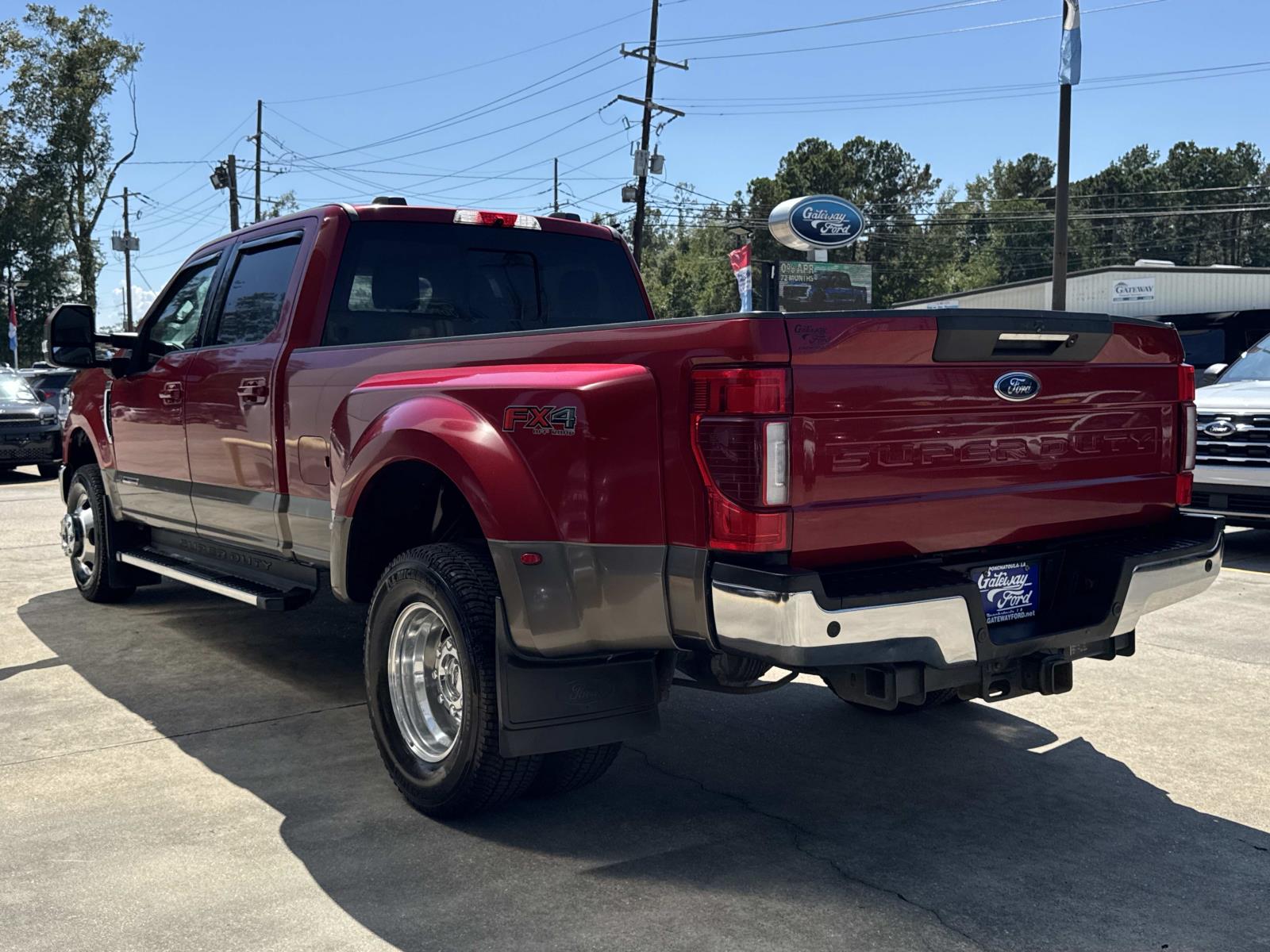 2022 Ford F-350 Lariat photo 3
