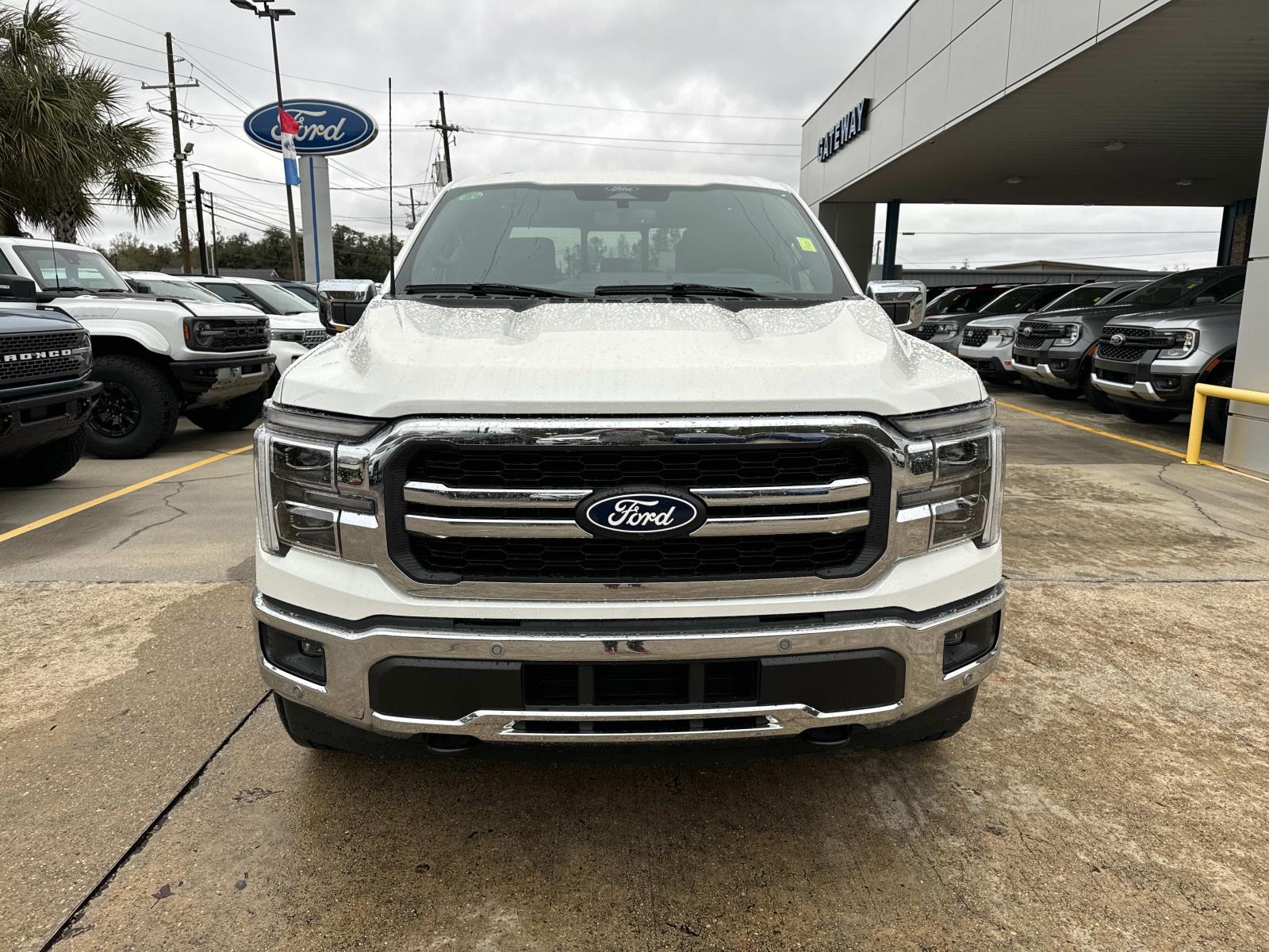 2025 Ford F-150 Lariat photo 2