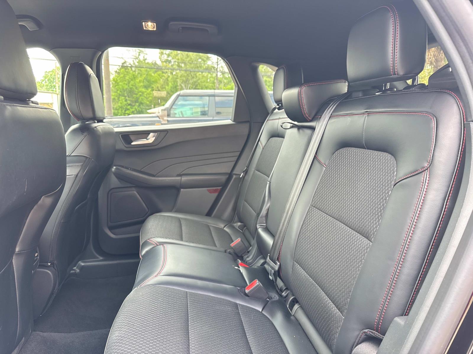 2025 Ford Escape ST-Line Select photo 4