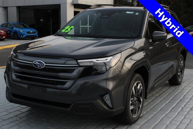 2025 Subaru Forester Premium's photo