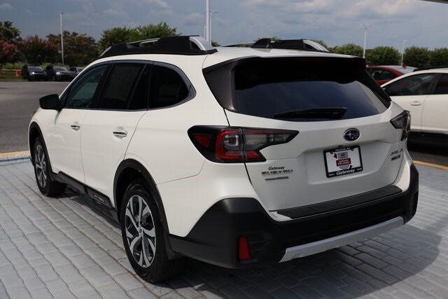 2022 Subaru Outback Touring photo 3