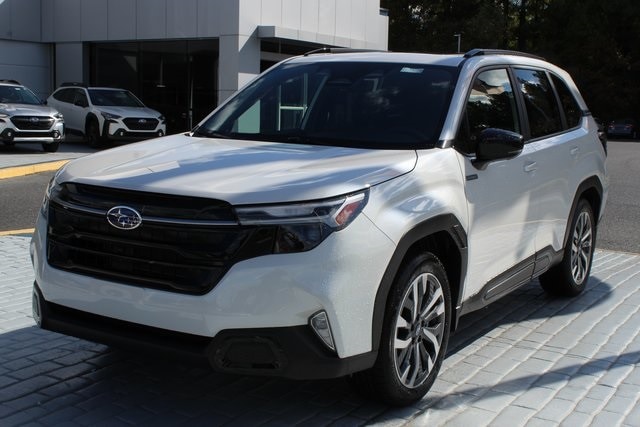 2025 Subaru Forester Touring's photo