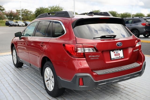 2018 Subaru Outback 2.5i Premium photo 2