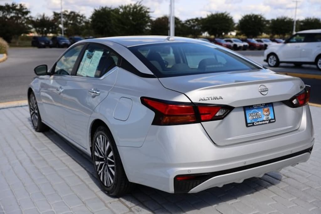 Used 2023 Nissan Altima 2.5 SV Sedan