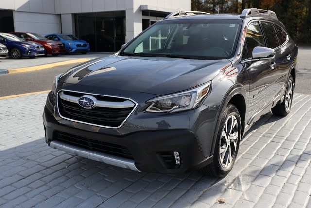 2022 Subaru Outback Touring's photo
