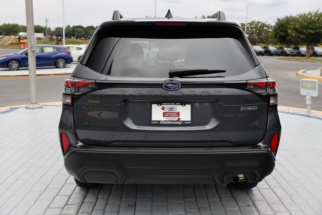 2025 Subaru Forester Premium photo 4