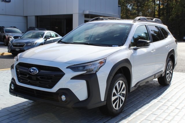 2025 Subaru Outback Premium's photo