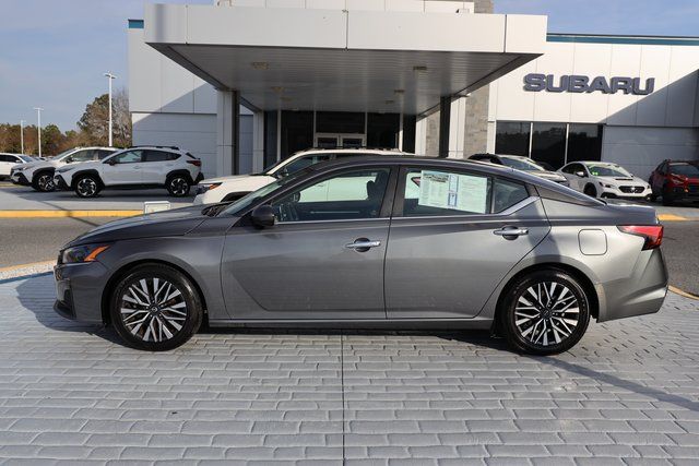 Used 2023 Nissan Altima SV with VIN 1N4BL4DV1PN305815 for sale in Delmar, MD