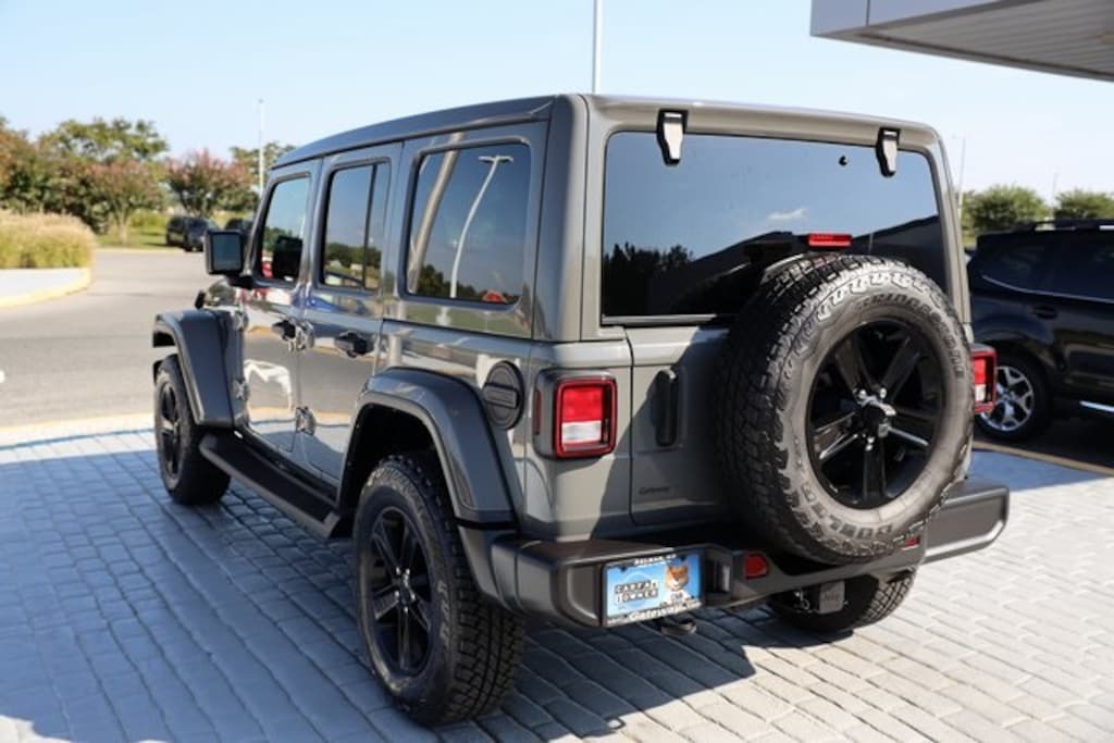 Used 2023 Jeep Wrangler Altitude SUV