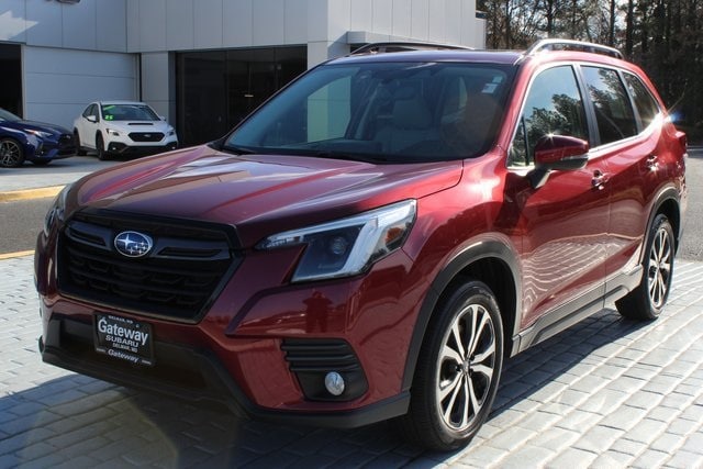 2023 Subaru Forester Limited's photo