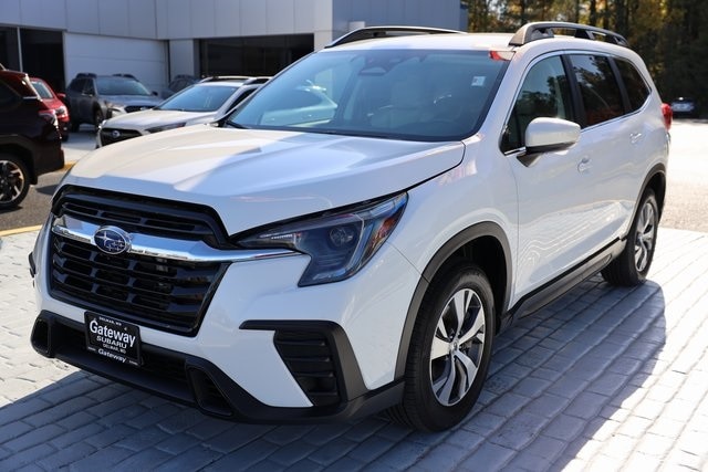 2025 Subaru Ascent Premium's photo