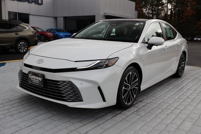 2025 Toyota Camry XLE's photo