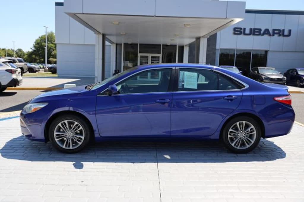 Used 2015 Toyota Camry SE Sedan