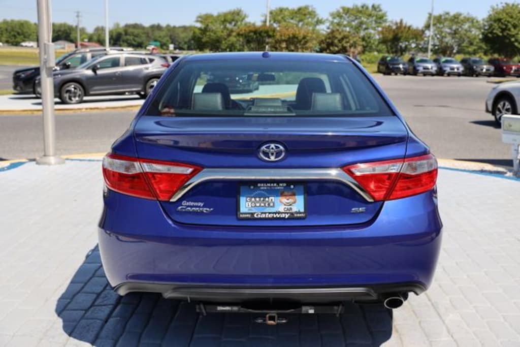 Used 2015 Toyota Camry SE Sedan
