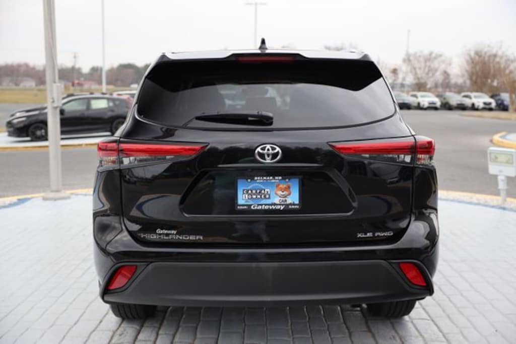 Used 2021 Toyota Highlander XLE SUV