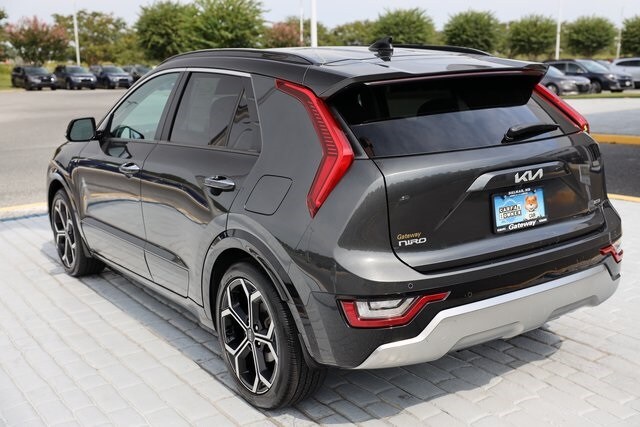 2023 Kia Niro SX Touring photo 3