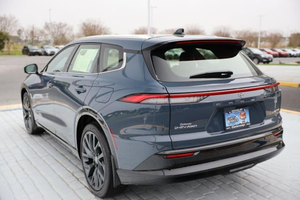 Used 2025 Toyota Crown Signia Limited SUV