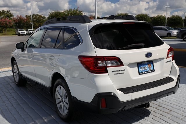 2018 Subaru Outback 2.5i Premium photo 3