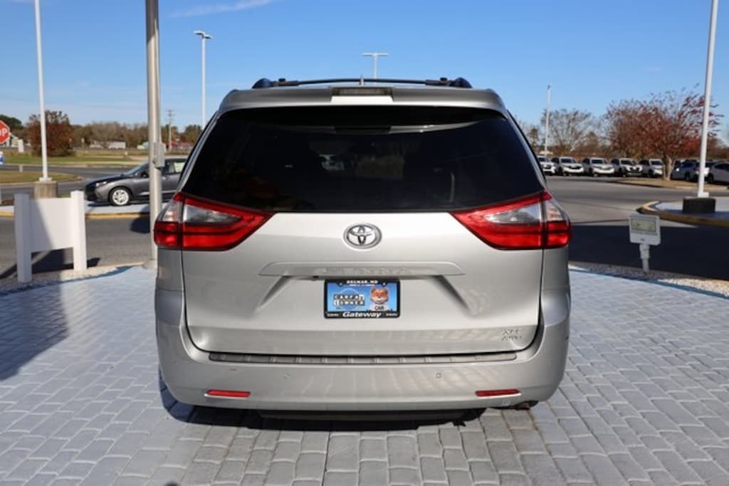 Used 2020 Toyota Sienna XLE Minivan/Van