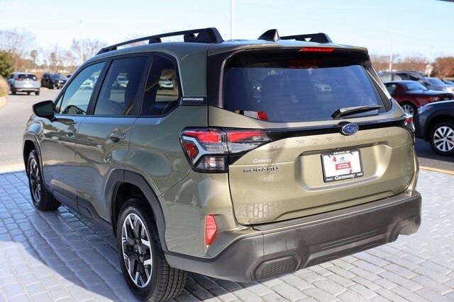 2025 Subaru Forester Premium Base photo 2