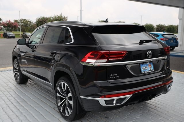 2022 Volkswagen Atlas Cross Sport V6 SEL Premium R-Line photo 3