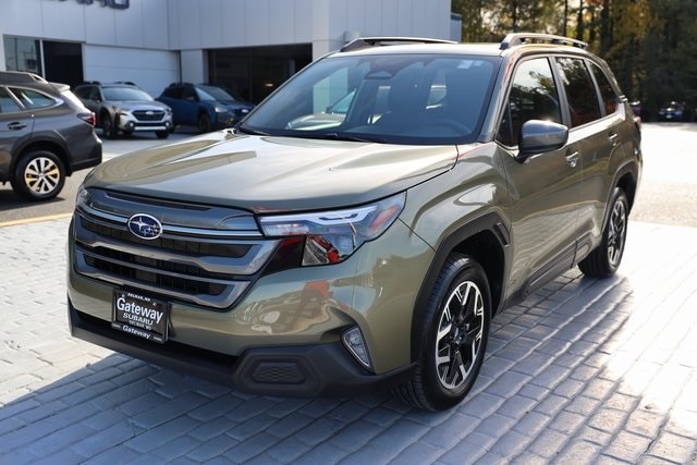 2025 Subaru Forester Premium's photo