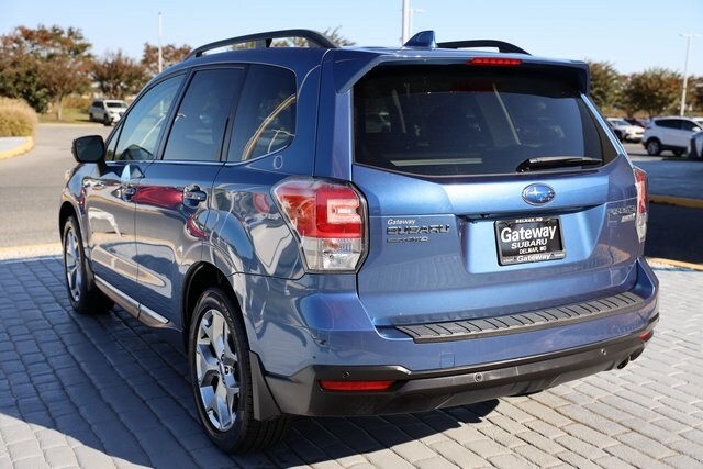 2017 Subaru Forester 2.5i Touring photo 2