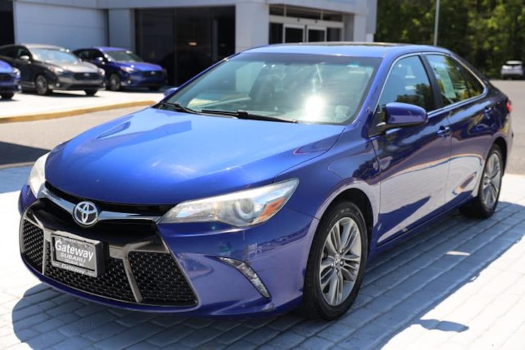 Used 2015 Toyota Camry SE Sedan