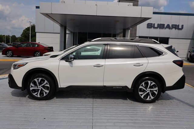 2022 Subaru Outback Touring photo 2