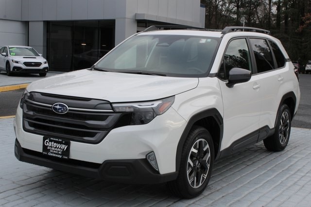 2025 Subaru Forester Premium's photo