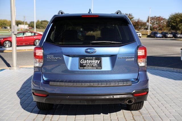 2017 Subaru Forester 2.5i Touring photo 3
