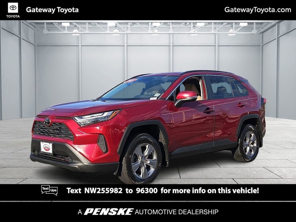 2022 Toyota RAV4 XLE's photo