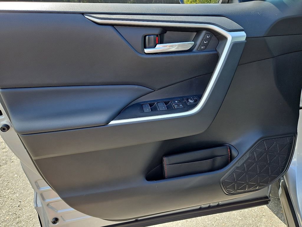 2025 Toyota RAV4 XLE Premium - Photo 10