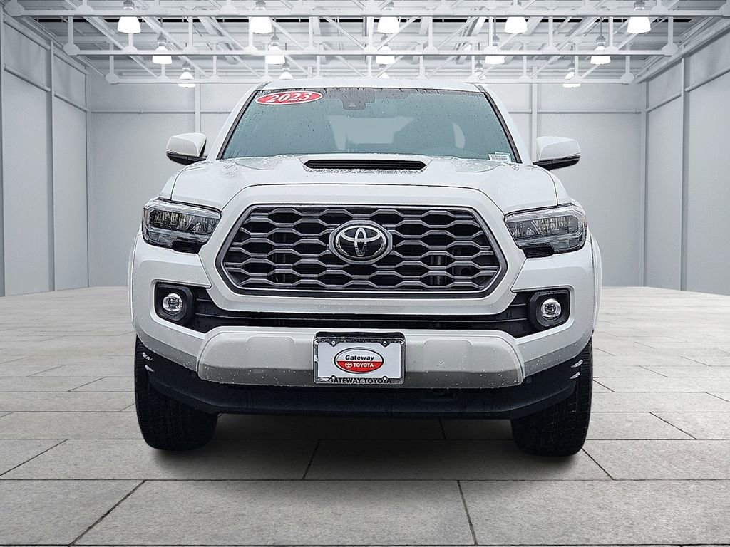 2023 Toyota Tacoma TRD Sport V6 photo 2