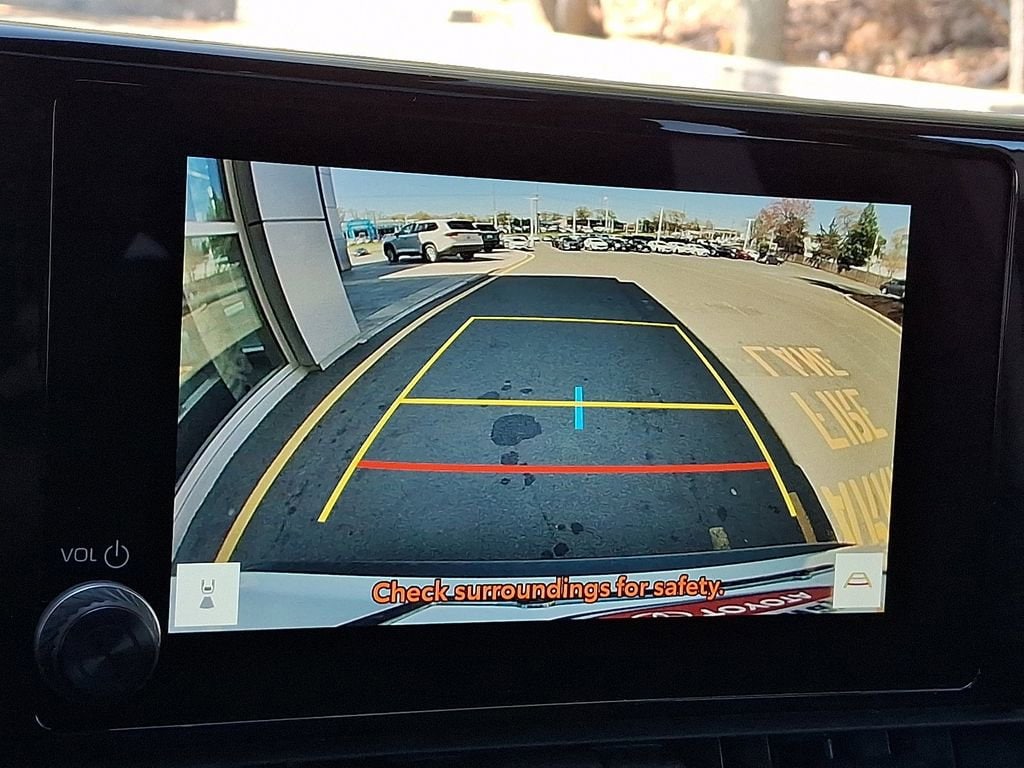 2025 Toyota RAV4 XLE Premium - Photo 18