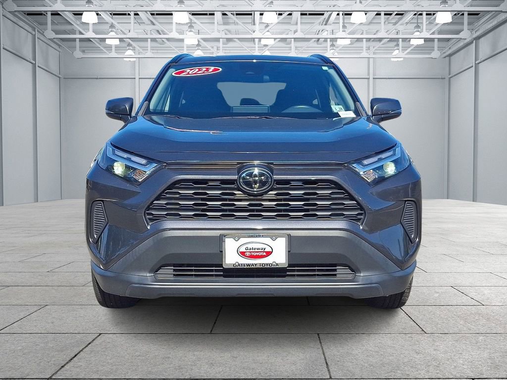 2023 Toyota RAV4 XLE photo 2