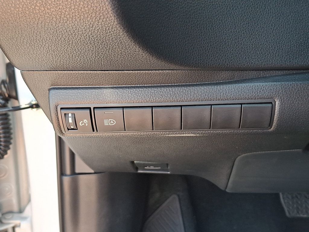 2025 Toyota Corolla XSE - Photo 24
