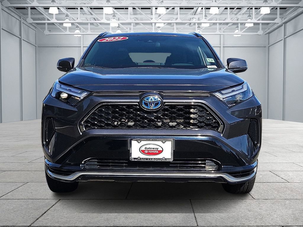 2022 Toyota RAV4 Prime SE photo 2