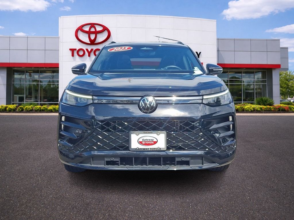 Used 2025 Volkswagen Tiguan 2.0T SE R-Line Black SUV