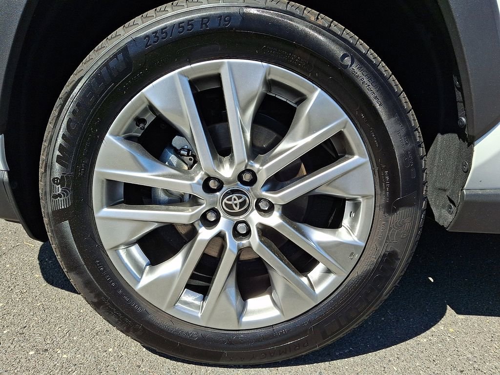 2025 Toyota RAV4 XLE Premium - Photo 9